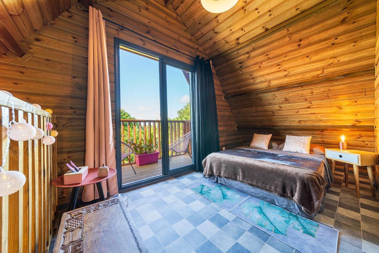 Charmant Chalet Avec Jacuzzi, L'Ile O Vert Сен-Филип Екстериор снимка