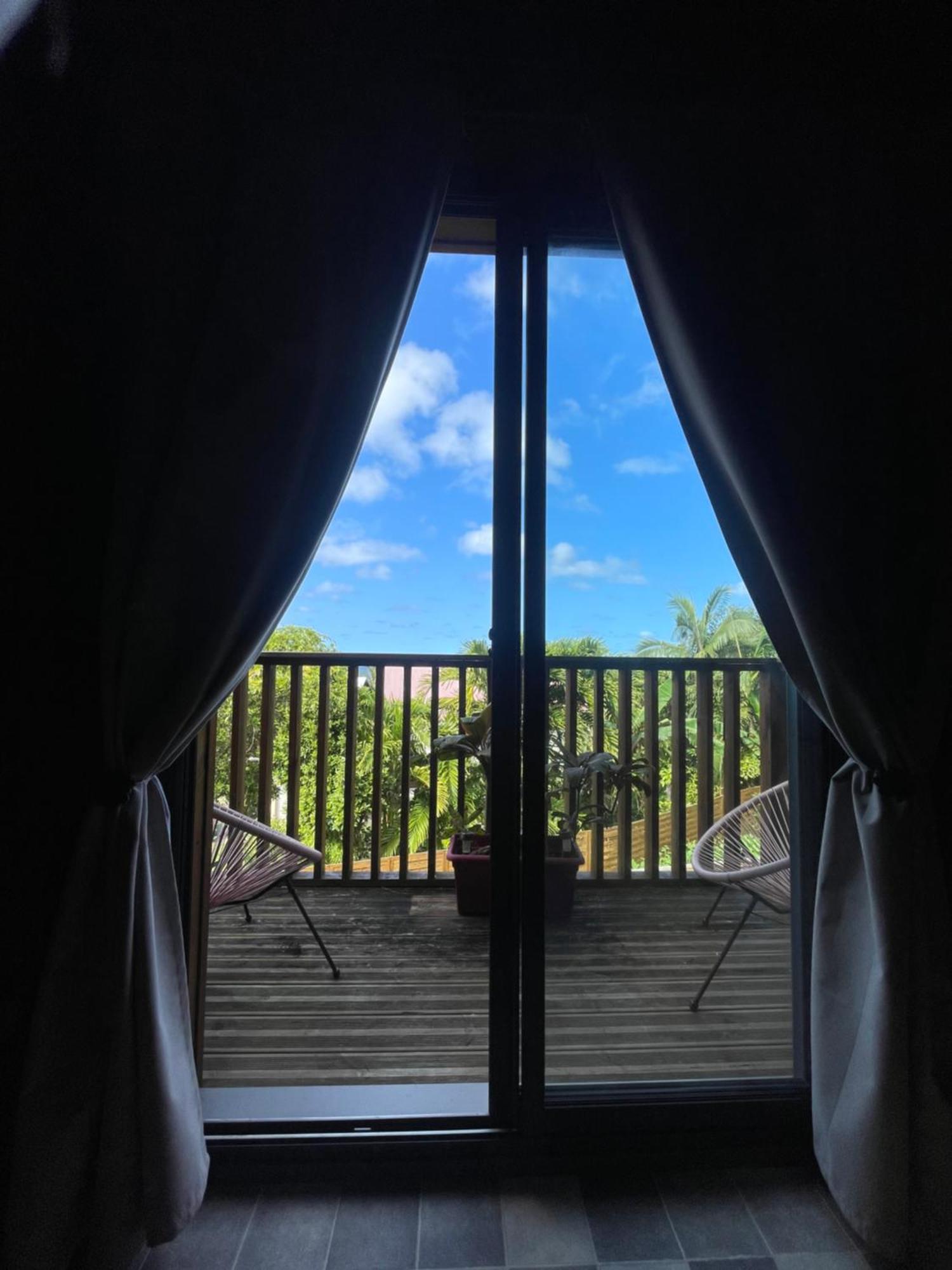 Charmant Chalet Avec Jacuzzi, L'Ile O Vert Сен-Филип Екстериор снимка